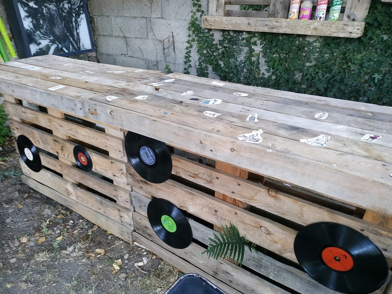 Le bar décoré